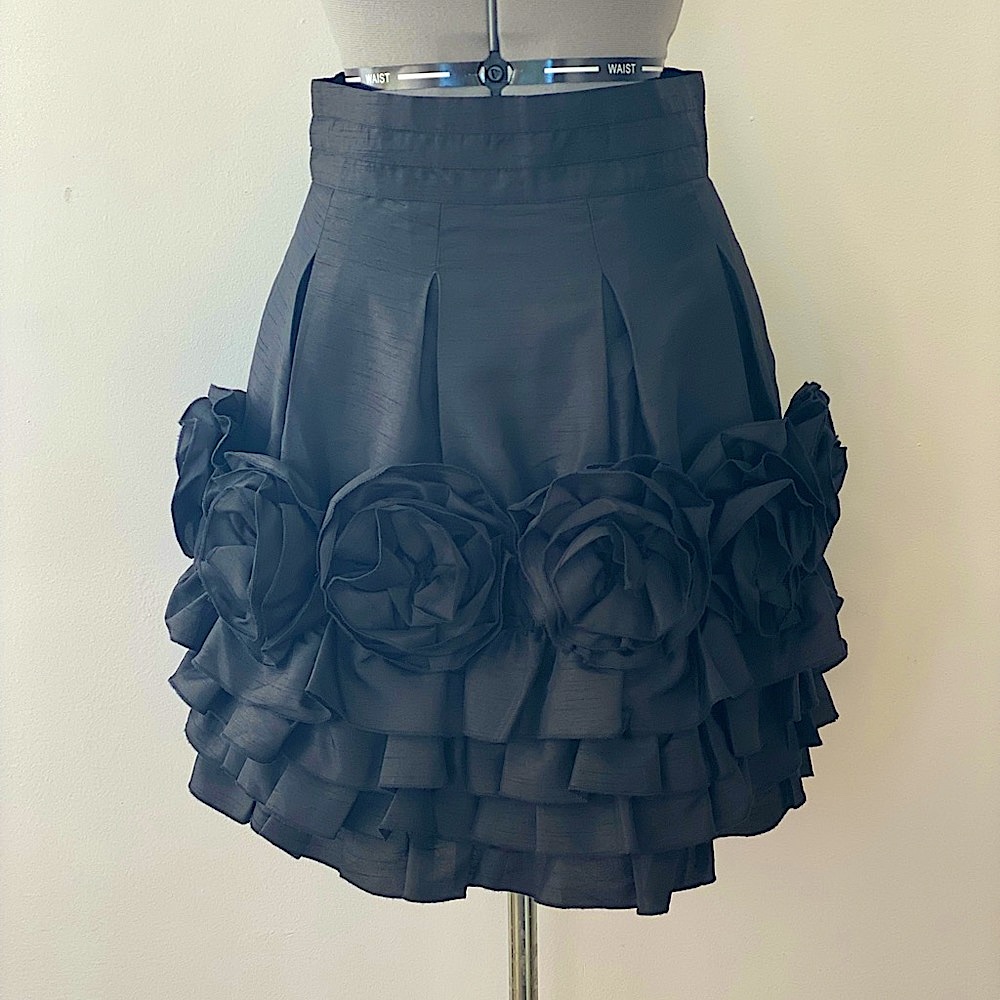 Twelve by Twelve - Floral Embellished - Ruffled - Black Party Skirt - size Large